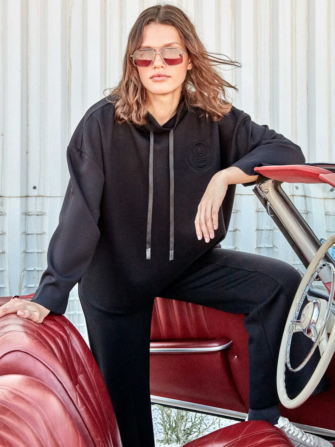 sudadera-2-70028t_2Foriginal_2Fsudadera-oversize-single-soft-touch-cuello-chimenea1764321458117702541